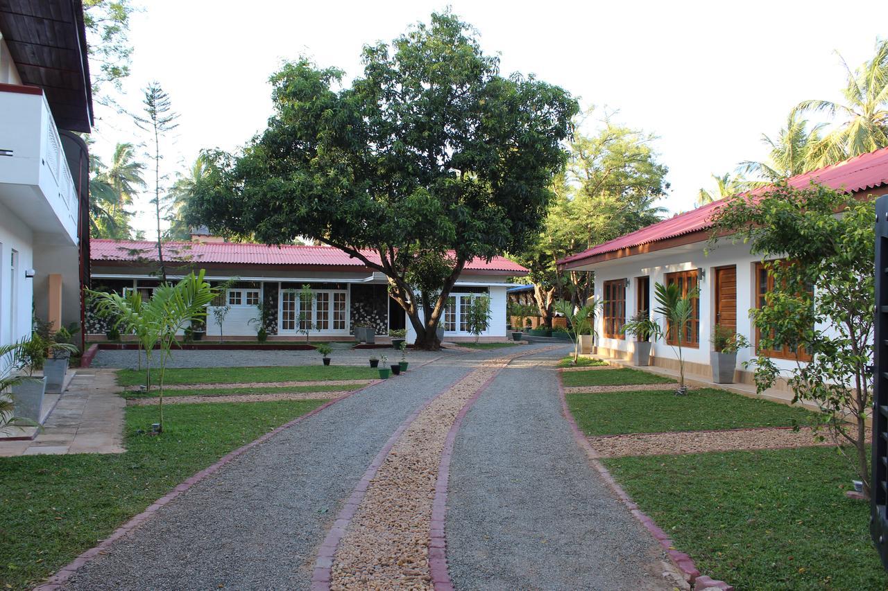 Nirmala Hotel And Restaurant Polonnaruwa Exteriör bild