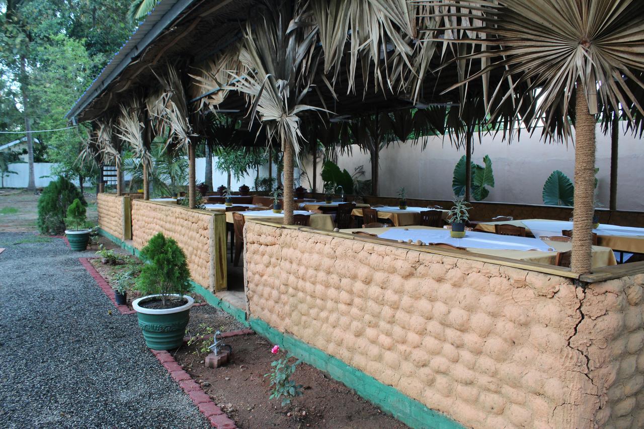 Nirmala Hotel And Restaurant Polonnaruwa Exteriör bild