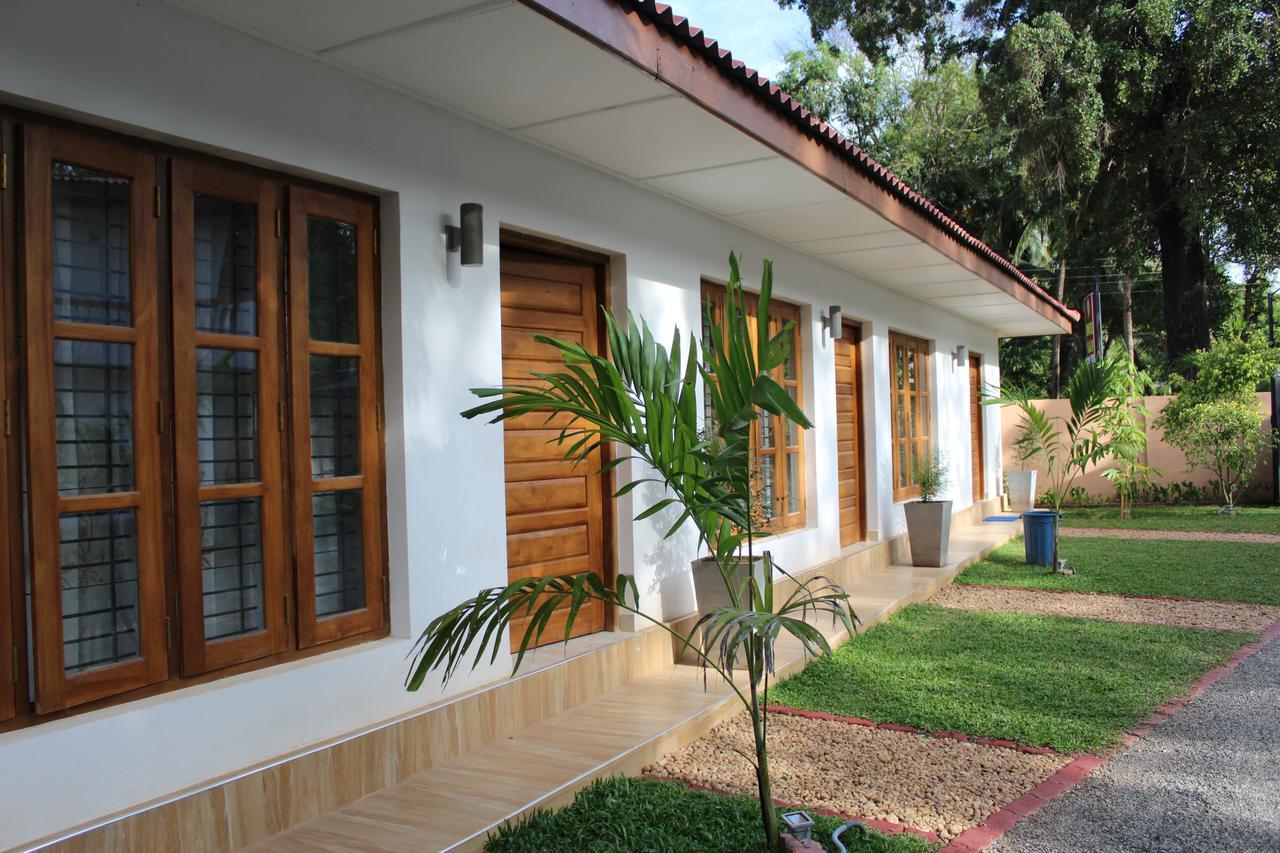 Nirmala Hotel And Restaurant Polonnaruwa Exteriör bild